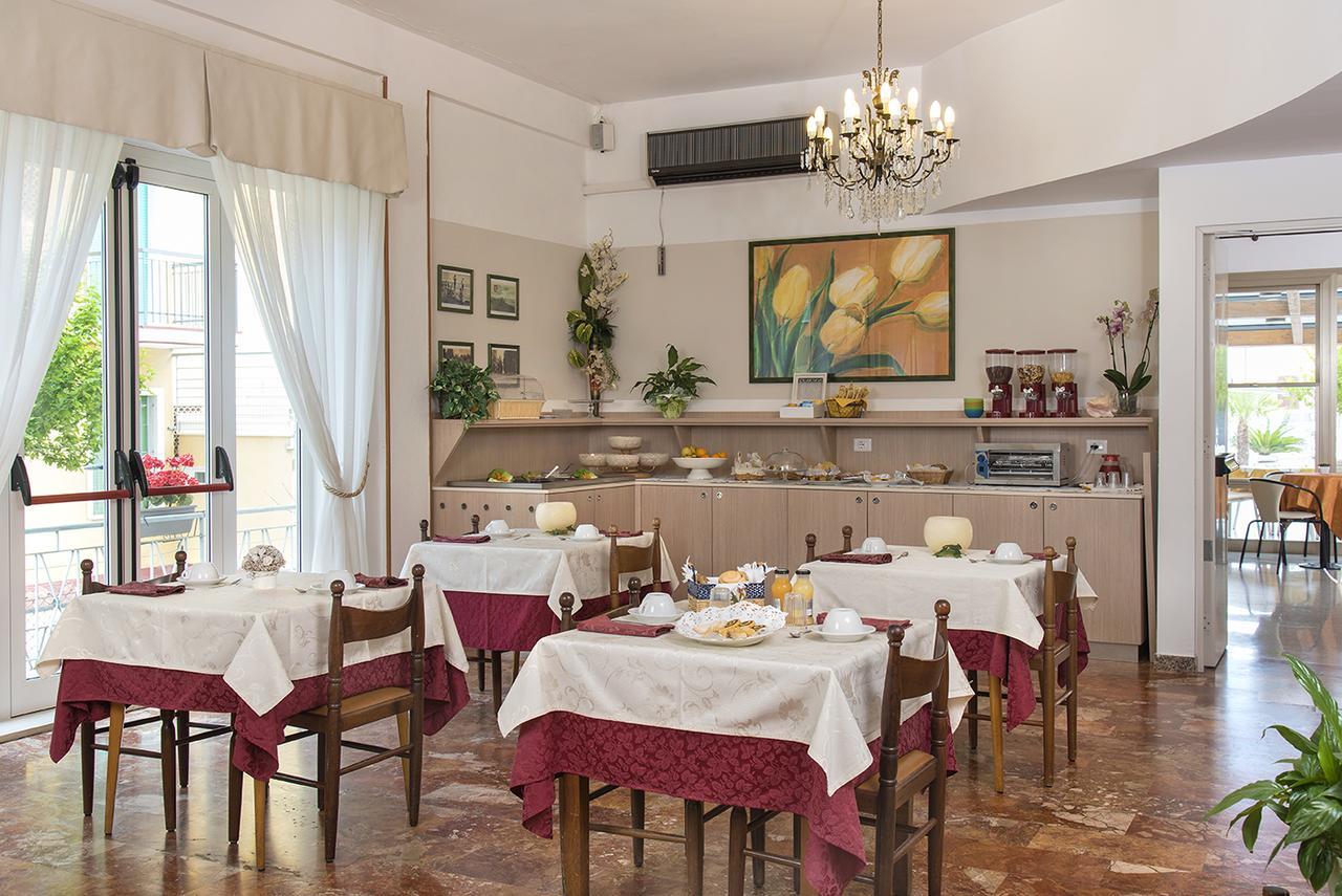 Hotel Olimpia Bellaria-Igea Marina Exterior foto